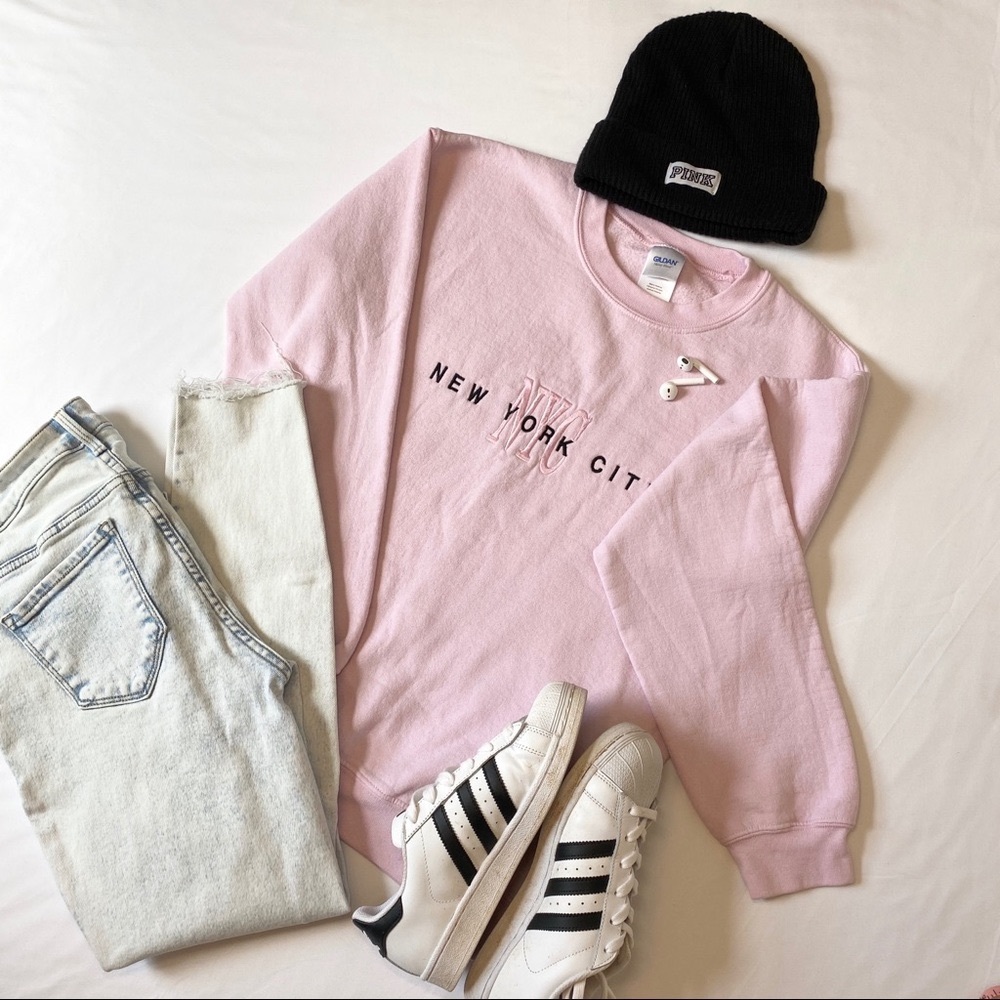 Pink Graphic 90's pullover sweatshirt NYC S